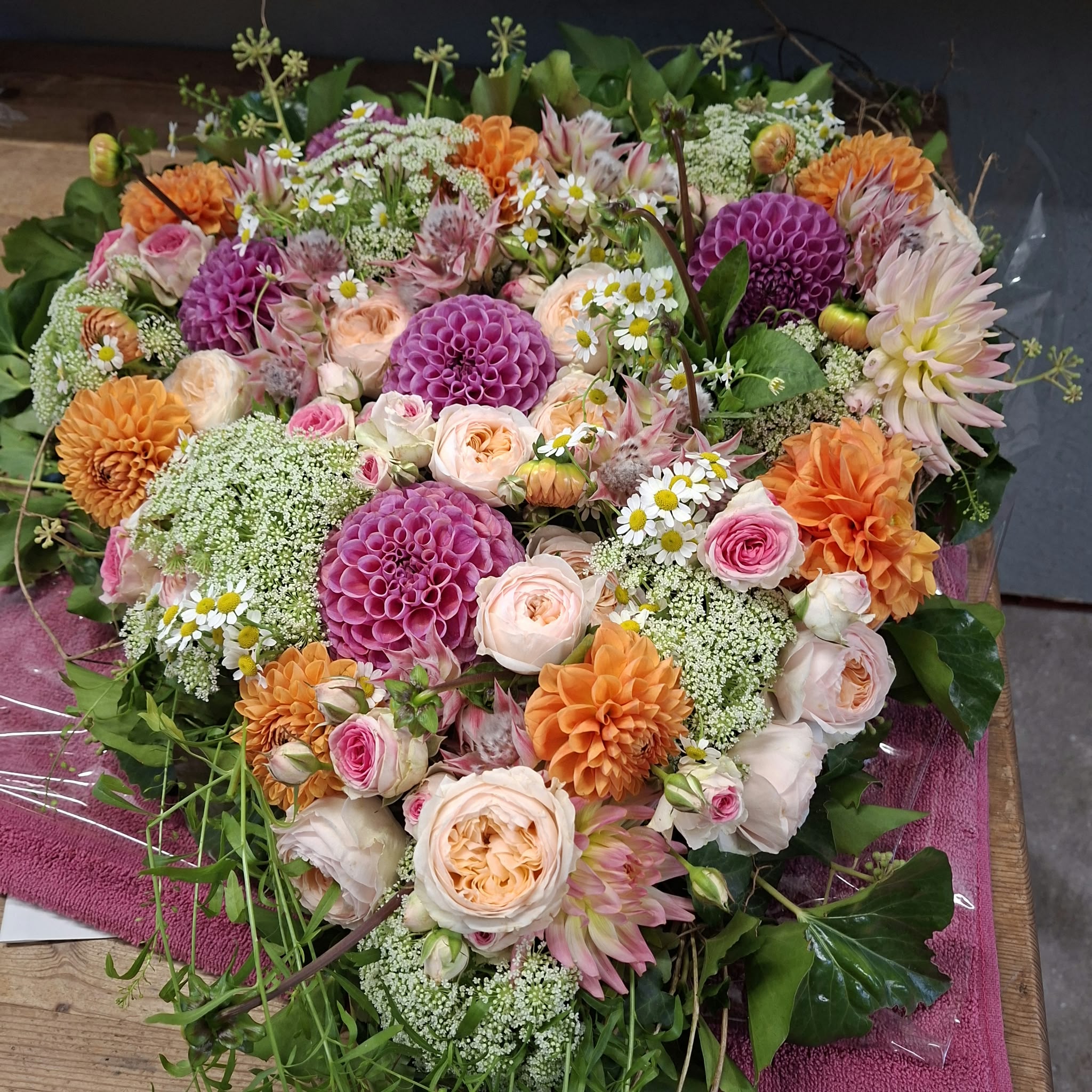 Blumenschmuck für Hochzeitsauto Variante 1