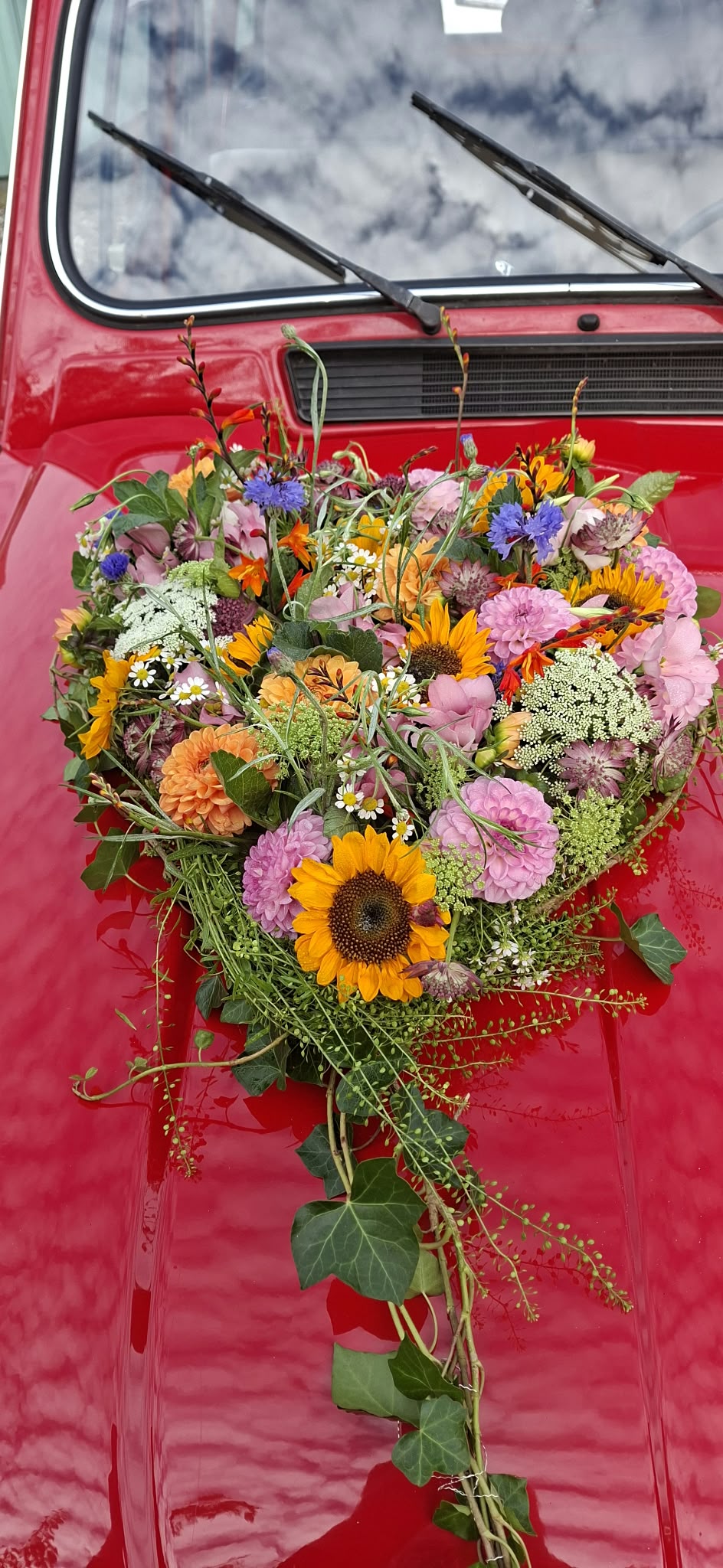 Blumenschmuck für Hochzeitsauto Variante 4