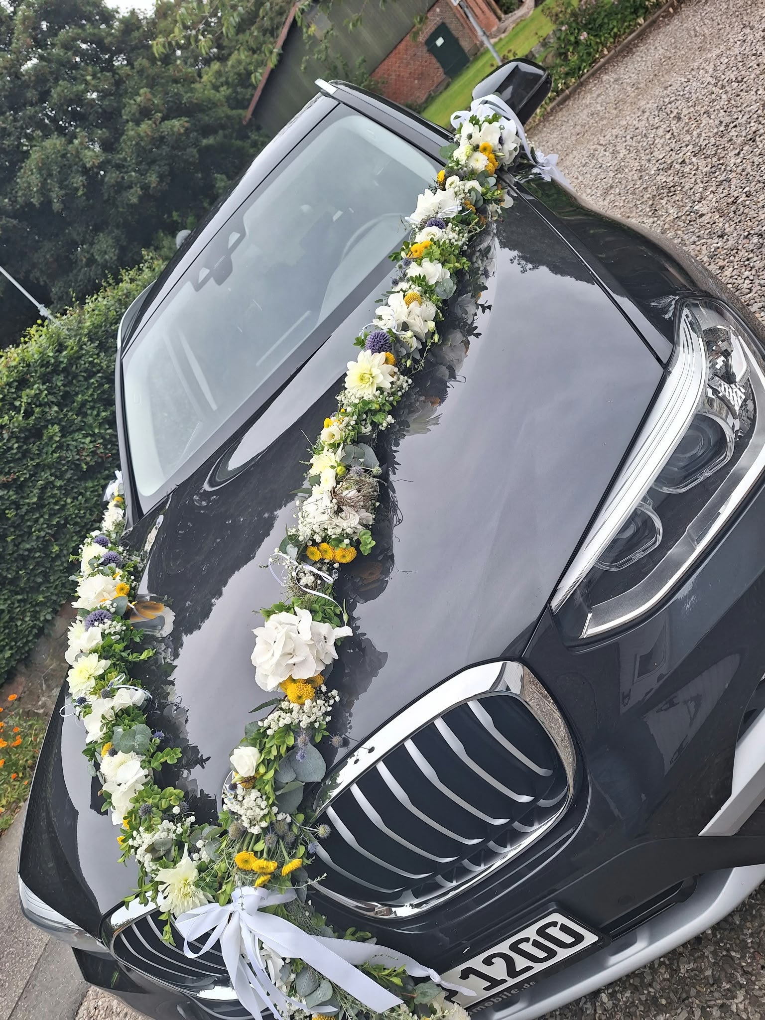 Blumenschmuck für Hochzeitsauto Variante 7